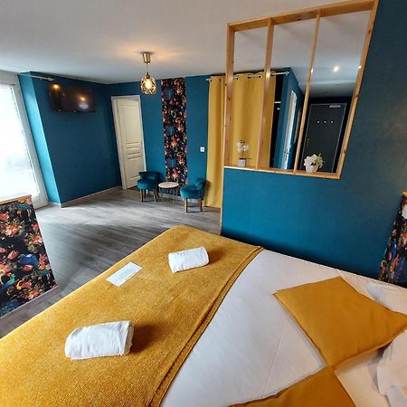 Logis Hotels - Auberge De L'Ile - Hotel 3 Etoiles Et Restaurant Creysse  외부 사진