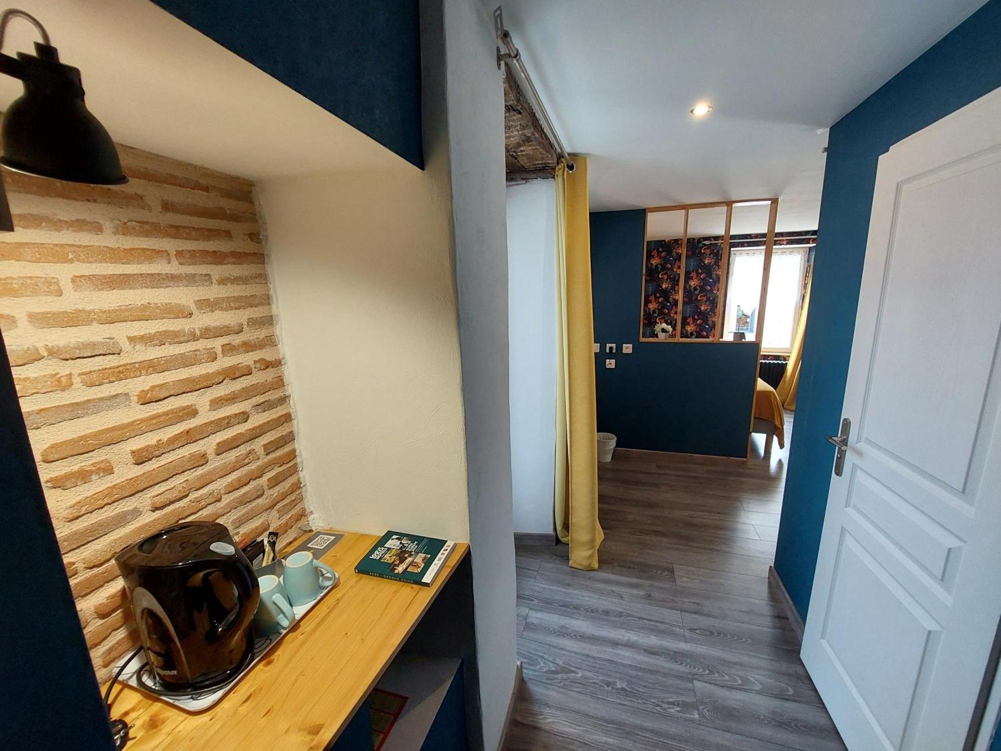 Logis Hotels - Auberge De L'Ile - Hotel 3 Etoiles Et Restaurant Creysse  외부 사진