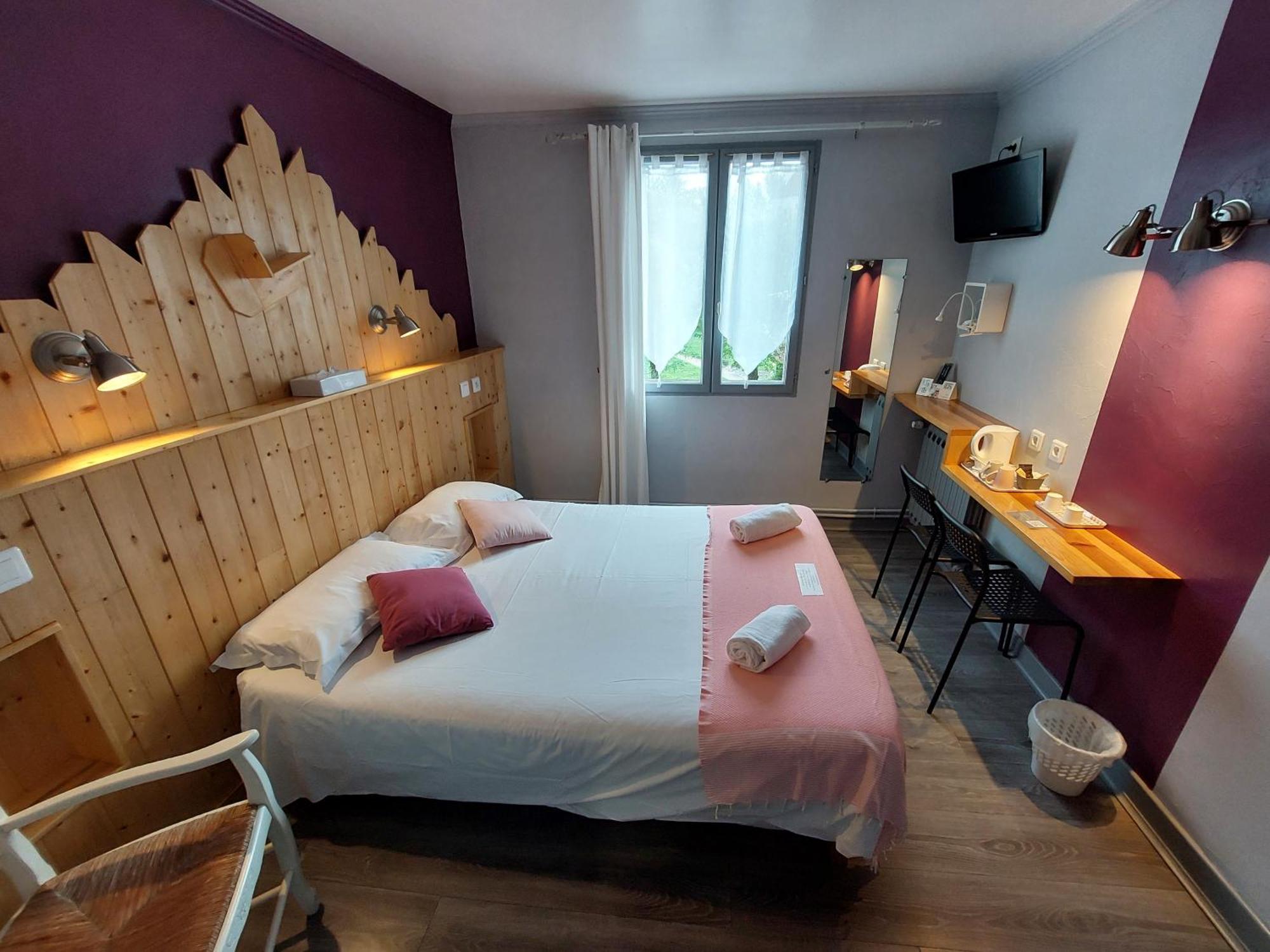Logis Hotels - Auberge De L'Ile - Hotel 3 Etoiles Et Restaurant Creysse  외부 사진