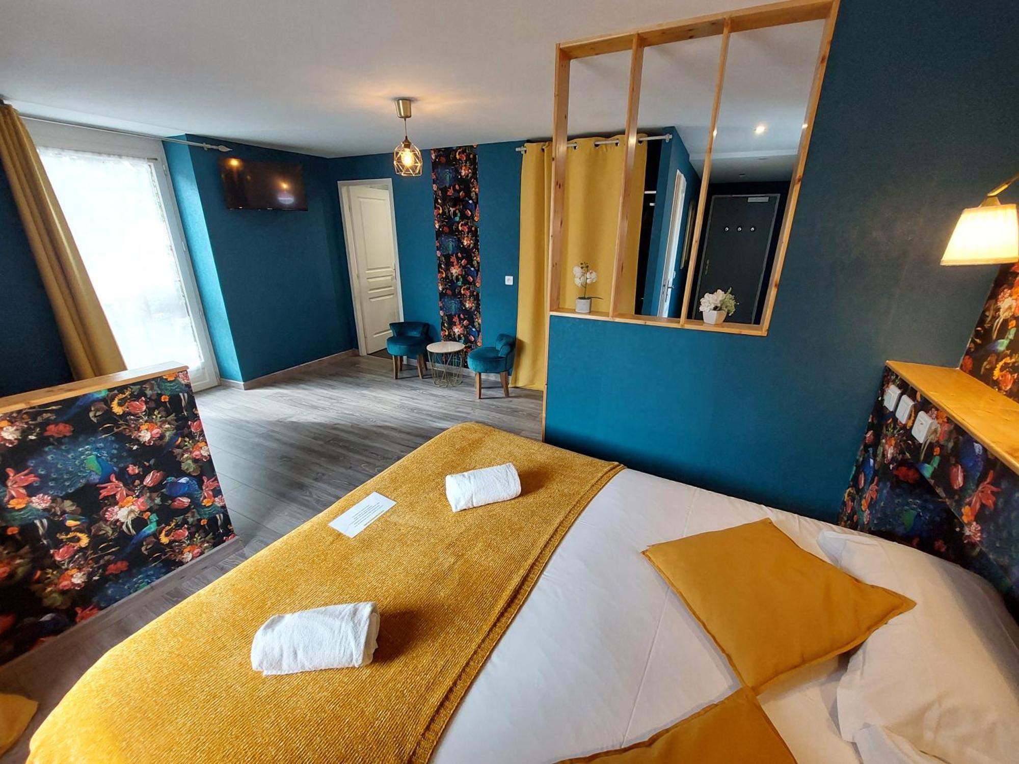 Logis Hotels - Auberge De L'Ile - Hotel 3 Etoiles Et Restaurant Creysse  외부 사진
