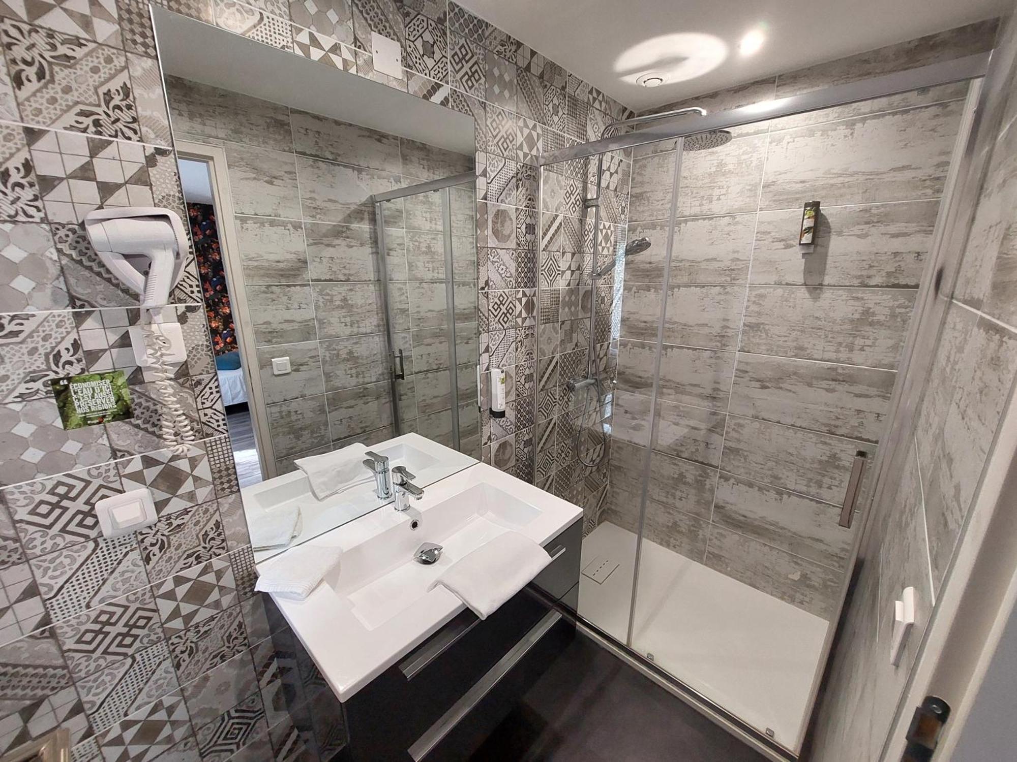 Logis Hotels - Auberge De L'Ile - Hotel 3 Etoiles Et Restaurant Creysse  외부 사진