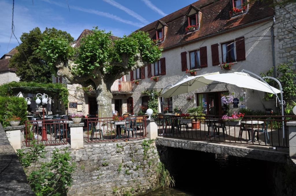 Logis Hotels - Auberge De L'Ile - Hotel 3 Etoiles Et Restaurant Creysse  외부 사진