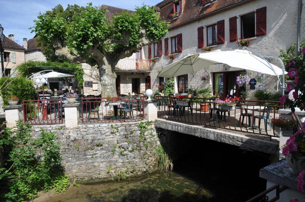 Logis Hotels - Auberge De L'Ile - Hotel 3 Etoiles Et Restaurant Creysse  외부 사진