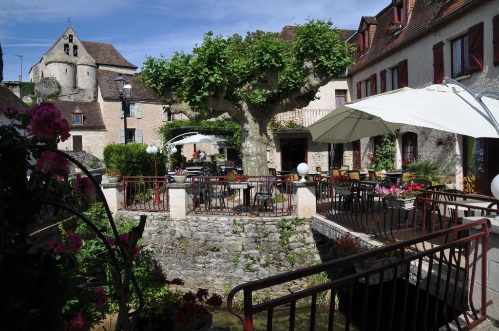Logis Hotels - Auberge De L'Ile - Hotel 3 Etoiles Et Restaurant Creysse  외부 사진