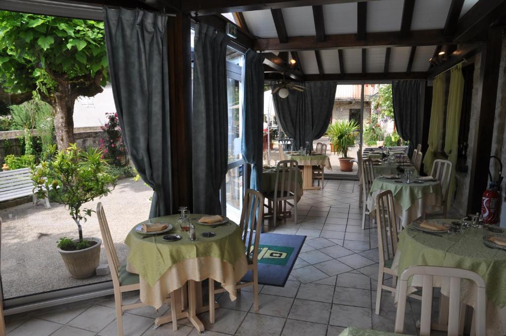 Logis Hotels - Auberge De L'Ile - Hotel 3 Etoiles Et Restaurant Creysse  외부 사진