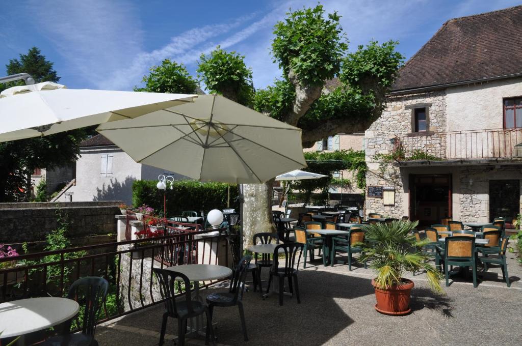 Logis Hotels - Auberge De L'Ile - Hotel 3 Etoiles Et Restaurant Creysse  외부 사진