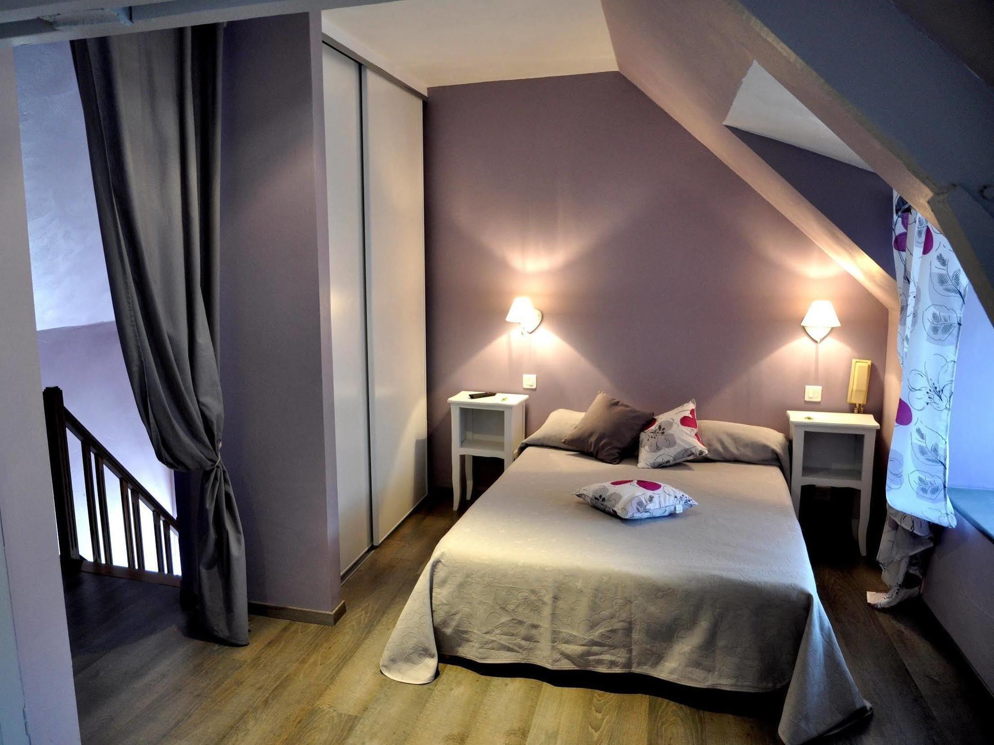 Logis Hotels - Auberge De L'Ile - Hotel 3 Etoiles Et Restaurant Creysse  외부 사진