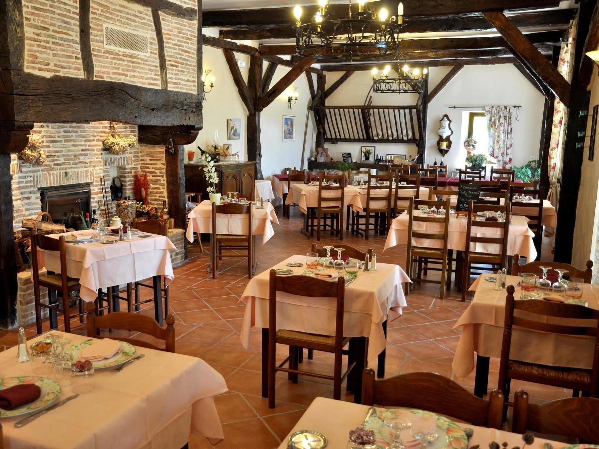 Logis Hotels - Auberge De L'Ile - Hotel 3 Etoiles Et Restaurant Creysse  외부 사진