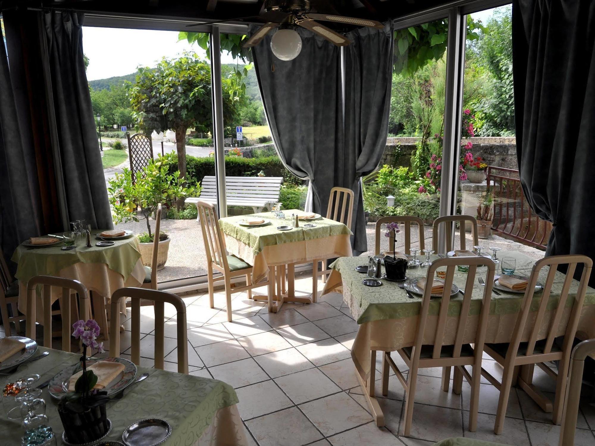 Logis Hotels - Auberge De L'Ile - Hotel 3 Etoiles Et Restaurant Creysse  외부 사진