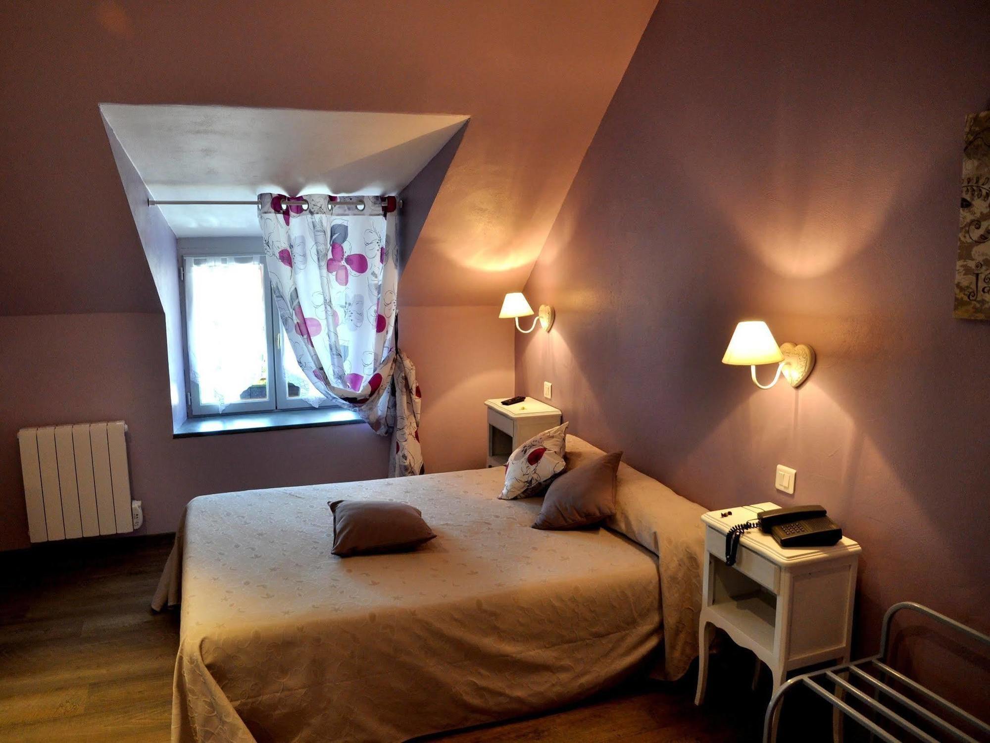 Logis Hotels - Auberge De L'Ile - Hotel 3 Etoiles Et Restaurant Creysse  외부 사진