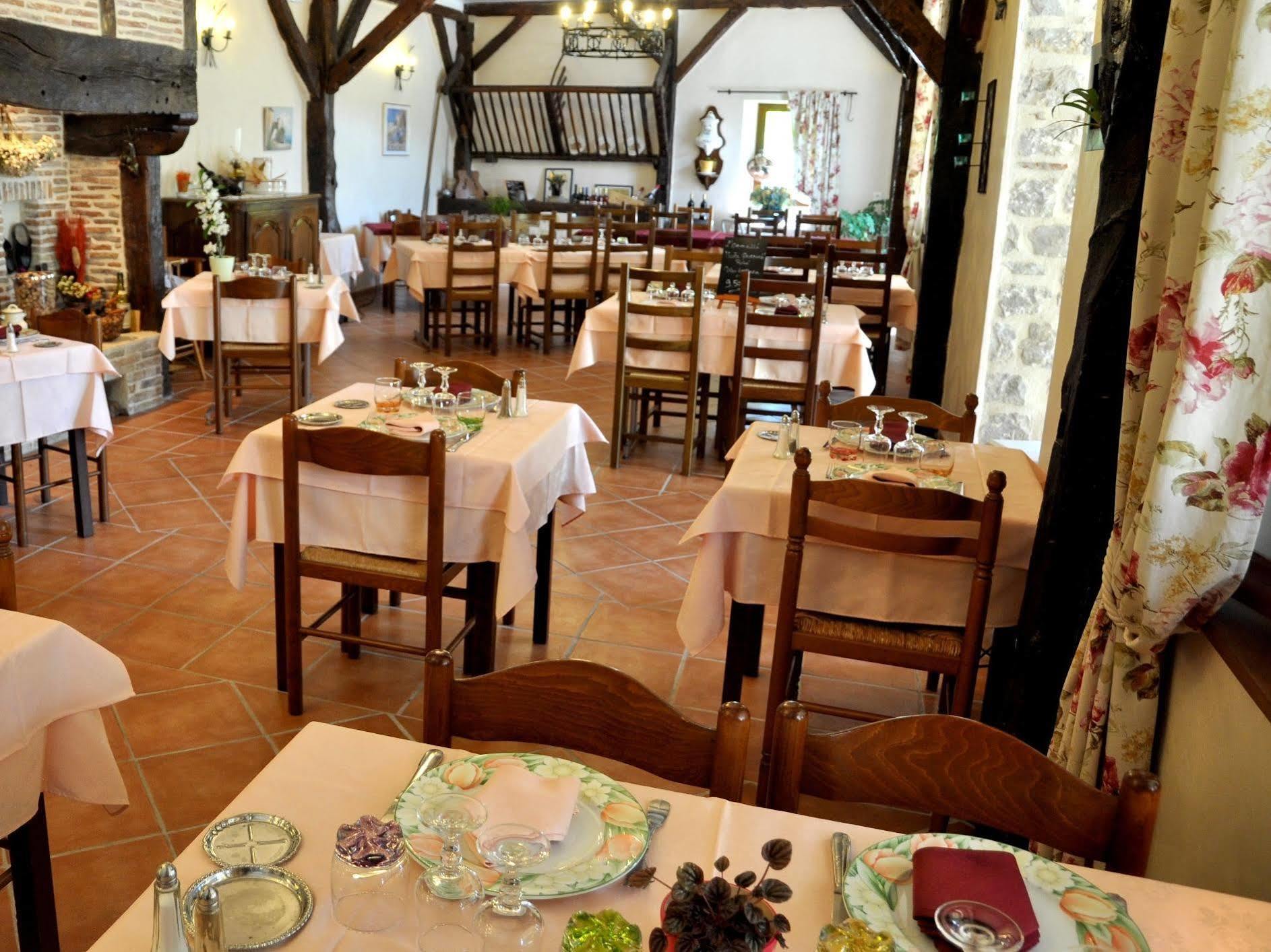 Logis Hotels - Auberge De L'Ile - Hotel 3 Etoiles Et Restaurant Creysse  외부 사진